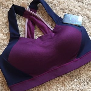 NWT- Brooks UpHold Crossback Running Bra